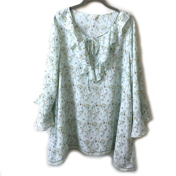 Max Studio Tops - Max Studio Mint green floral trapeze top with bell